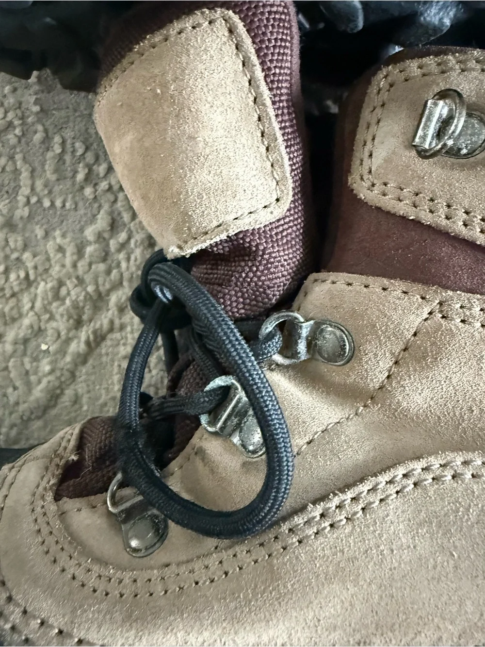 Sorel boots Cold Mountain Thinsulate Winter Boots waterproof tan suede  black 9